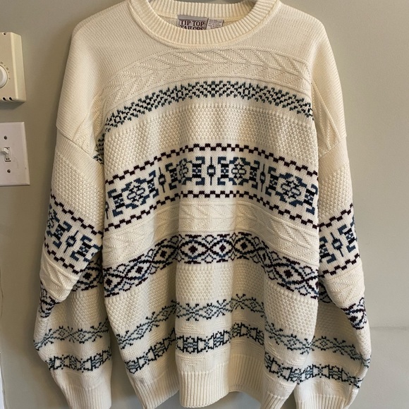 SOLD 🚫Funky Sweater 😍 - Picture 3 of 4